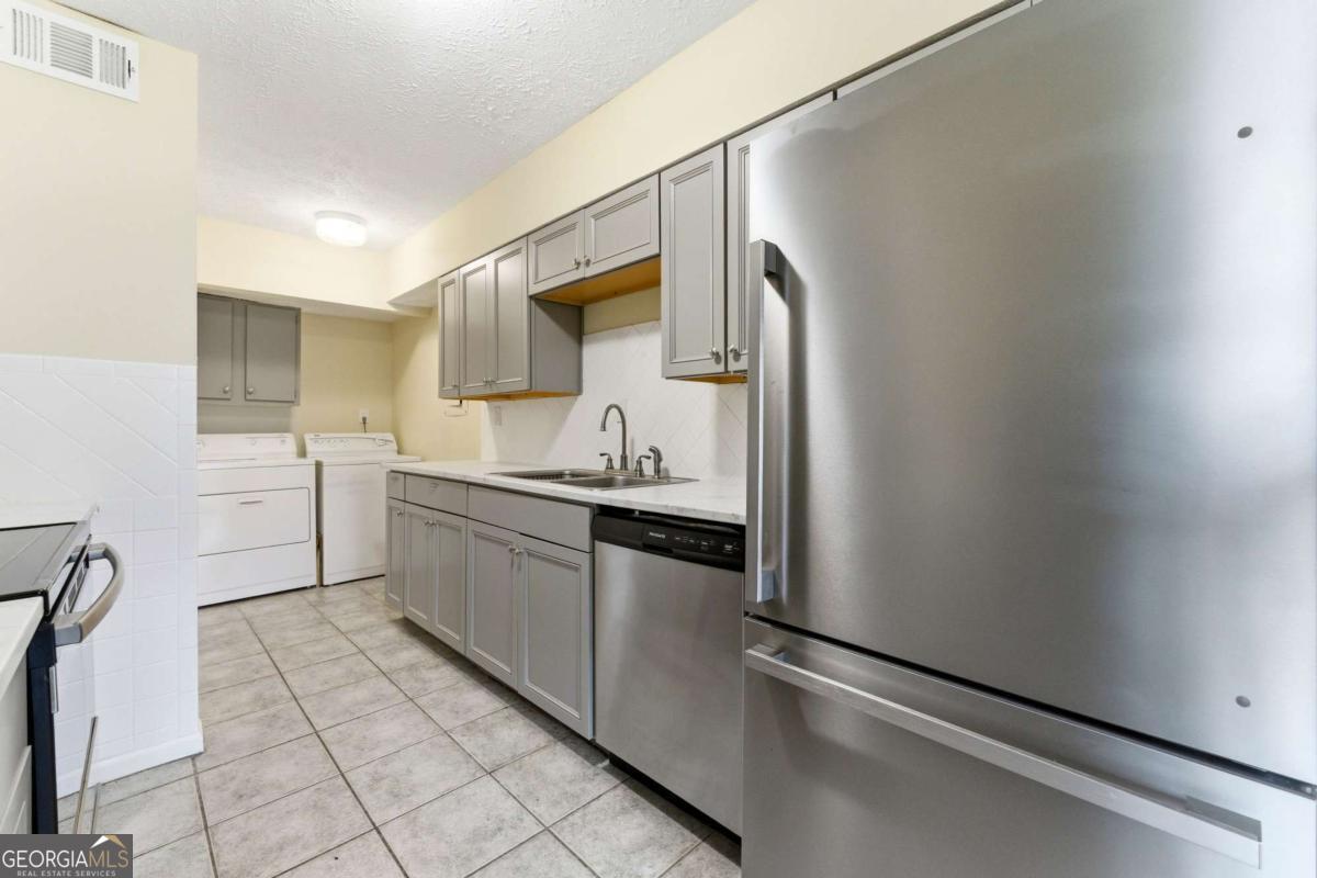 1448 Pine Log Road NE # B