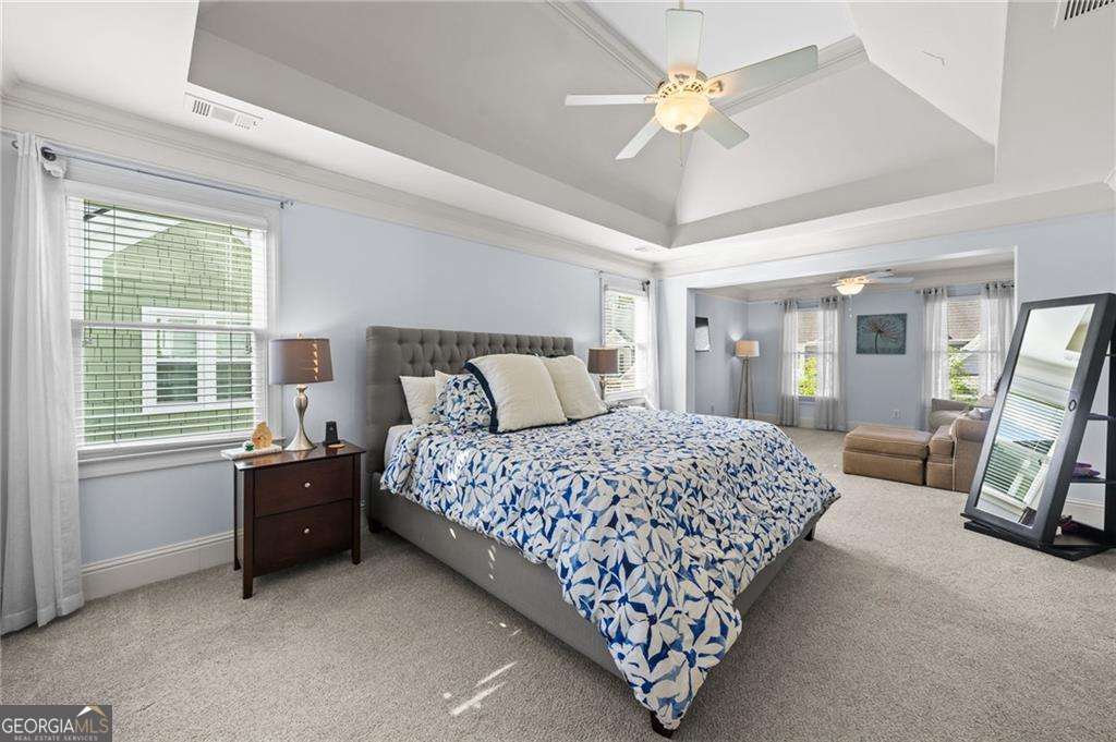 1165 Bluffhaven Way NE