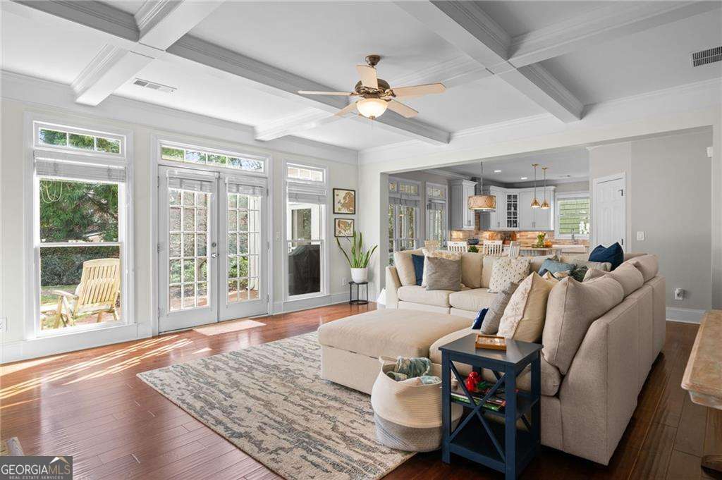 1165 Bluffhaven Way NE