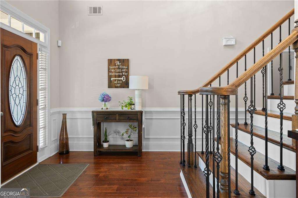 1165 Bluffhaven Way NE