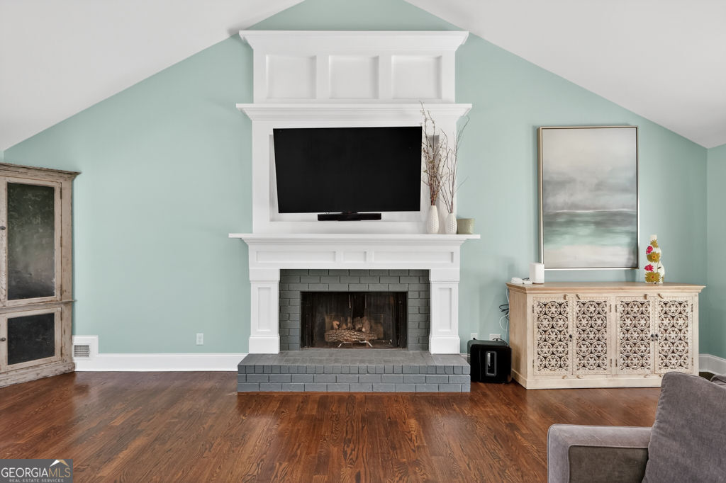 1565 East Bank Drive