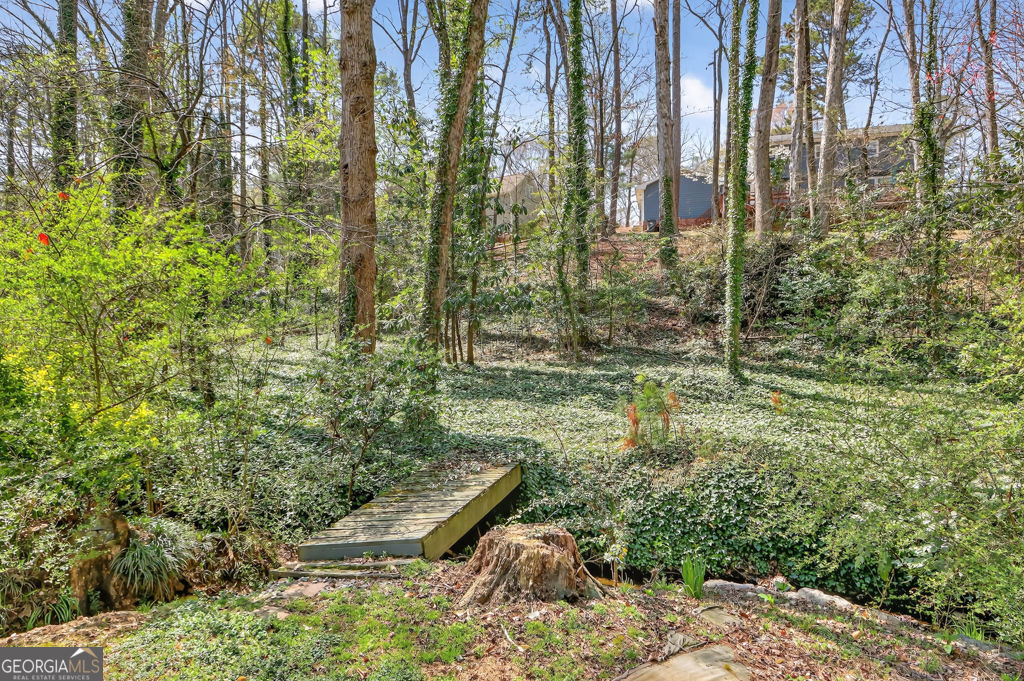 1565 East Bank Drive