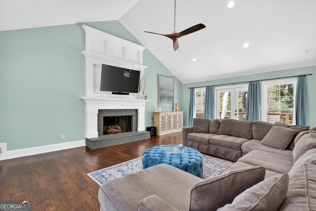 1565 East Bank Drive