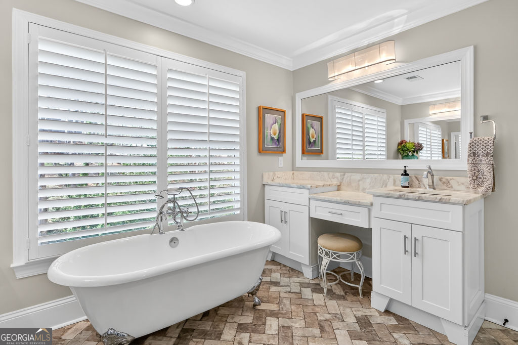 1565 East Bank Drive