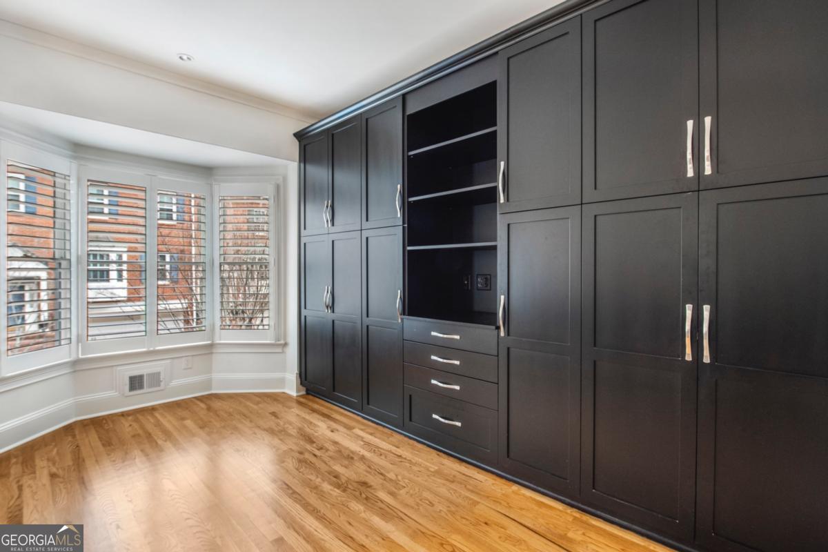3685 Peachtree Road NE # 10