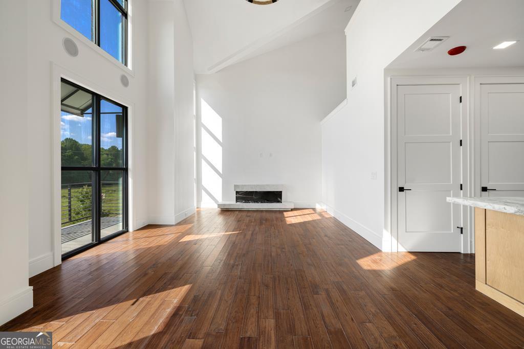 1281 E Main Street # 3