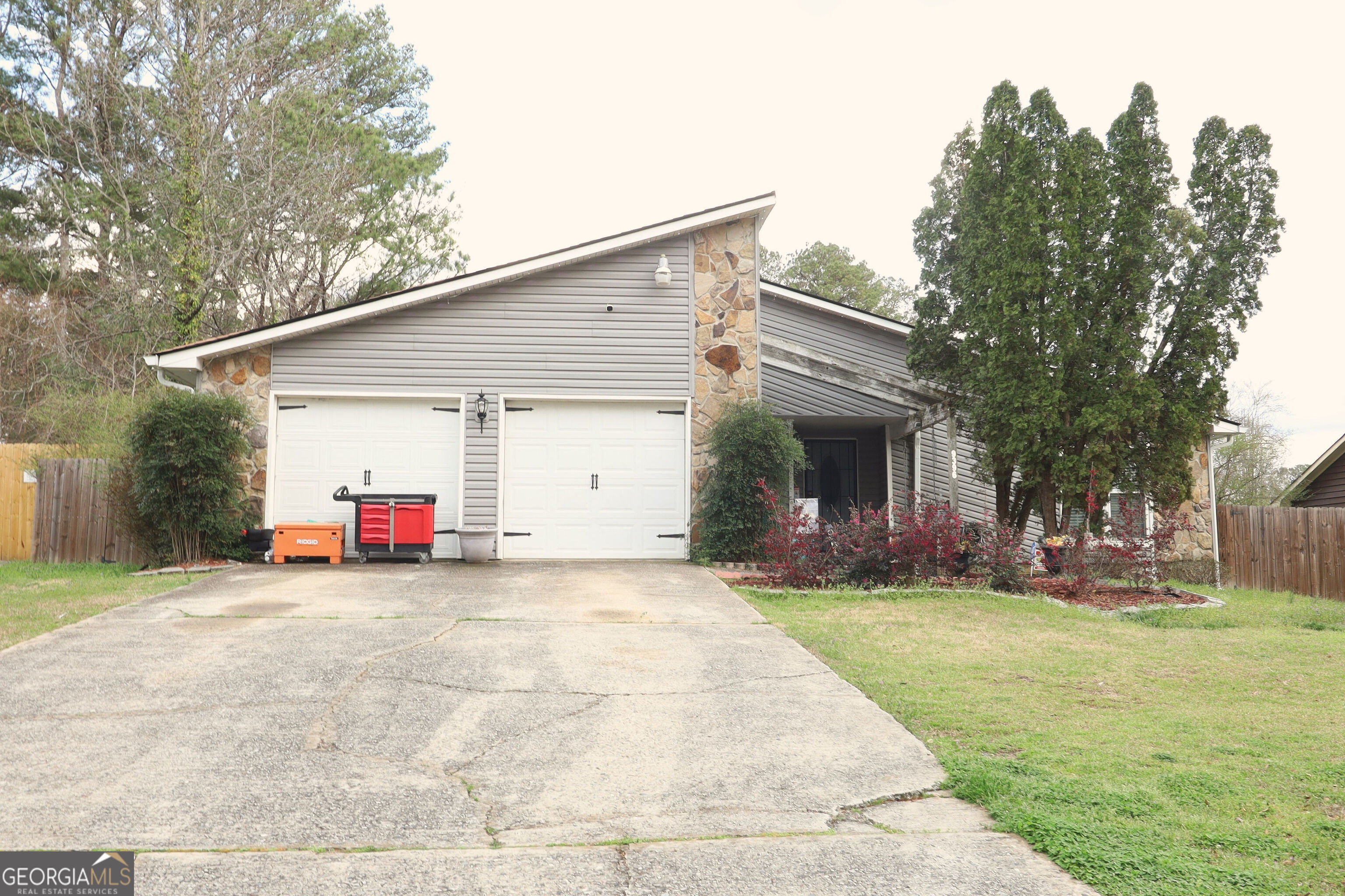 9396 Forest Knoll Drive