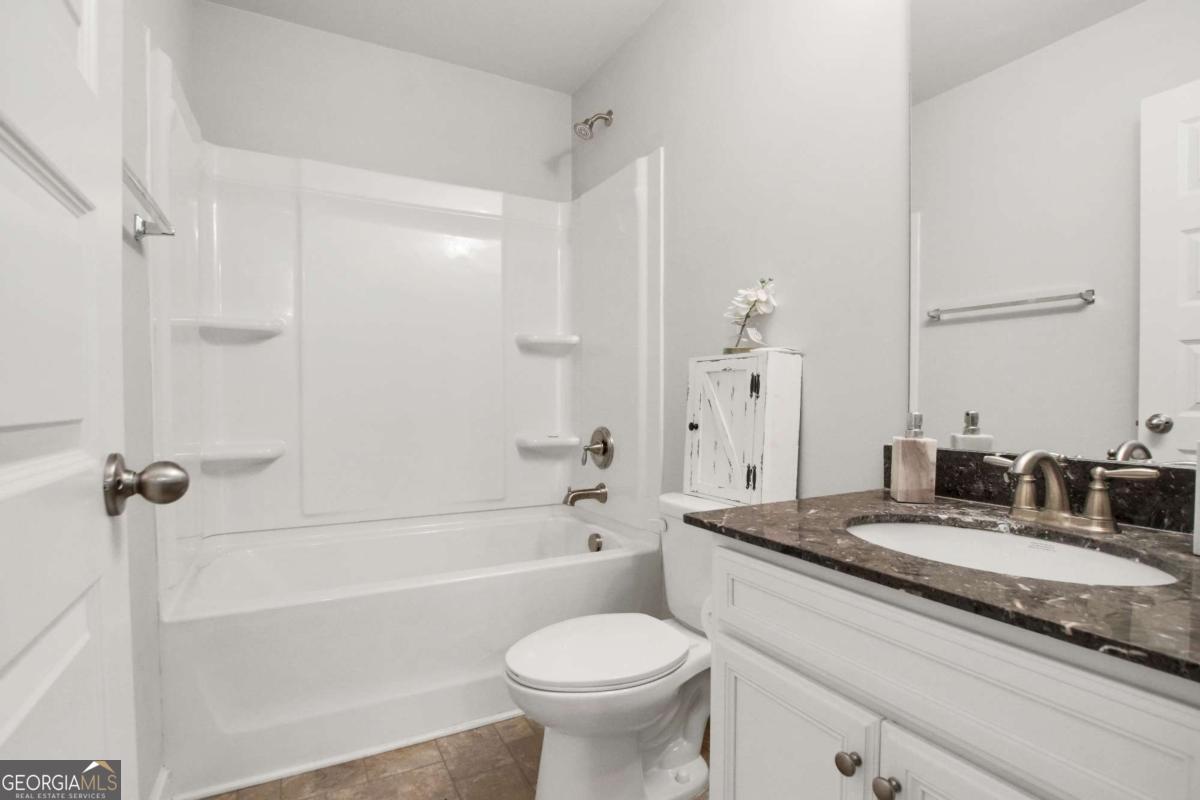 4605 Chestnut Oak Street