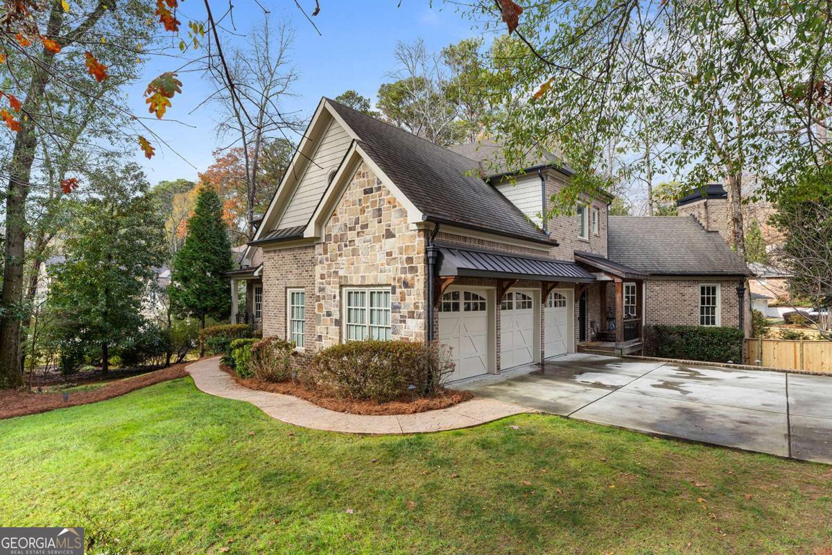 590 Windsor Parkway
