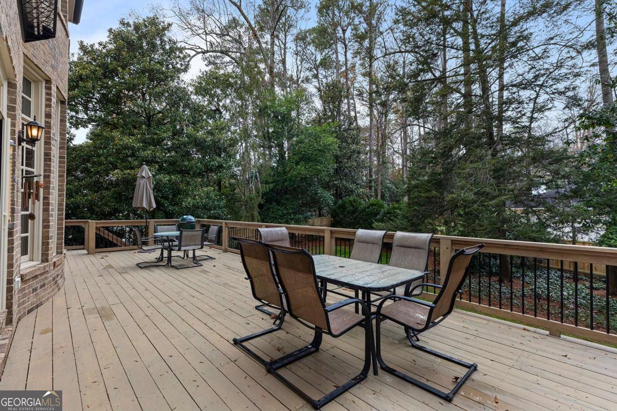 590 Windsor Parkway
