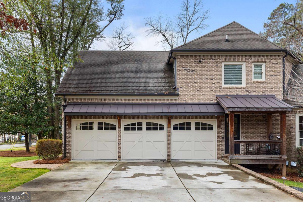 590 Windsor Parkway