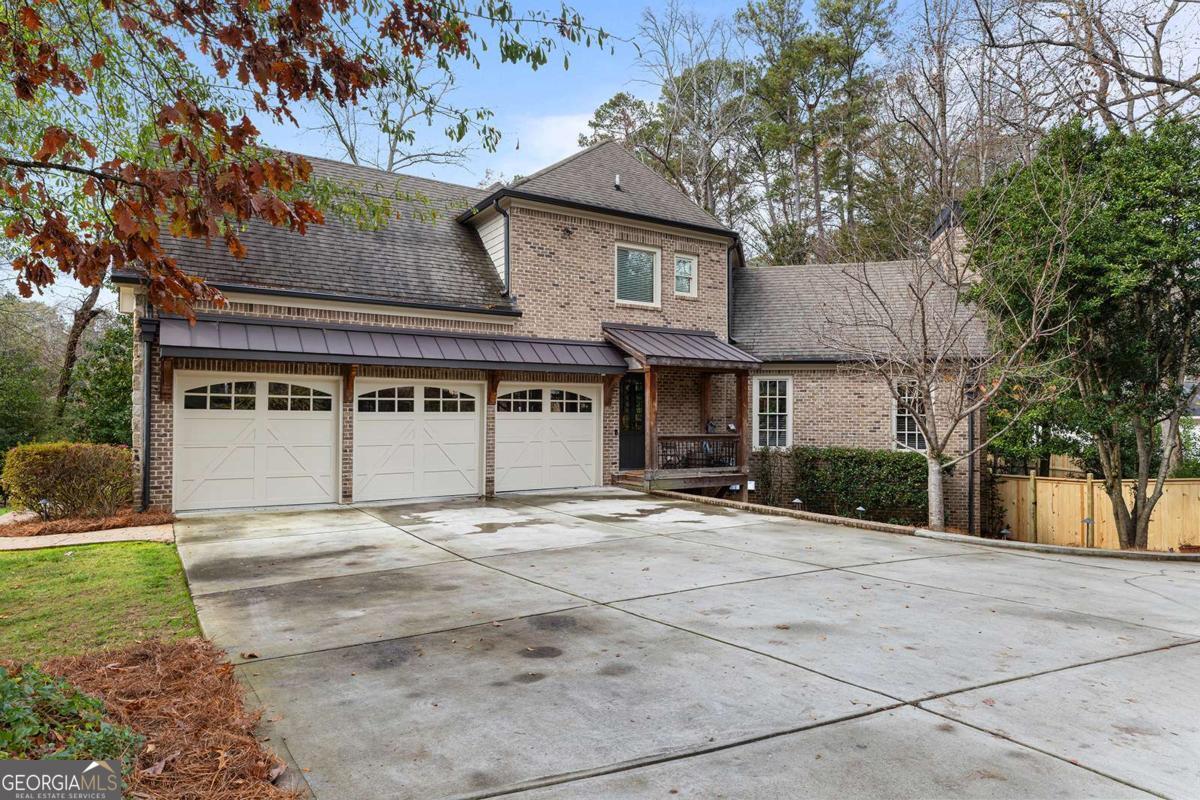 590 Windsor Parkway