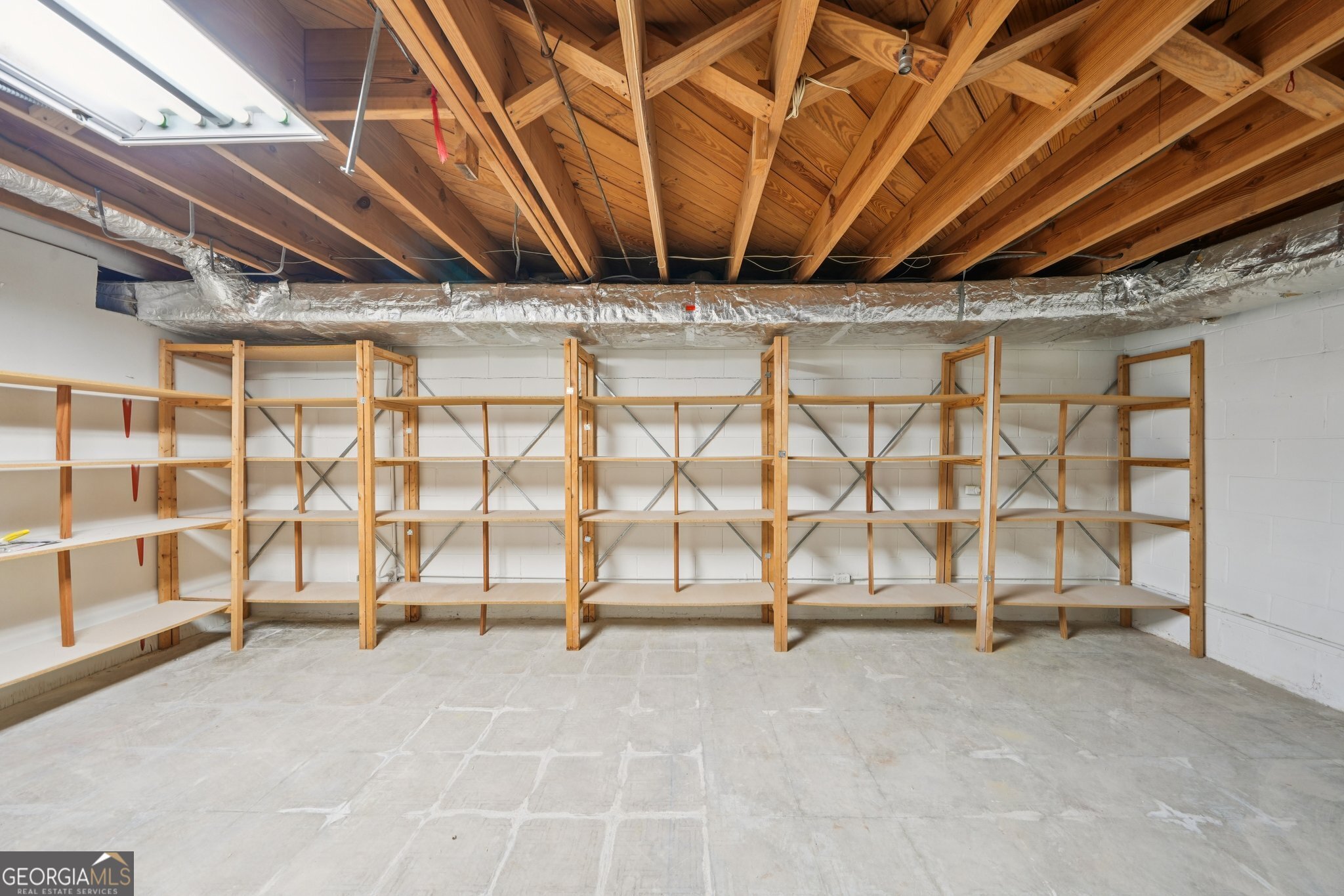 6335 Aberdeen Drive NE