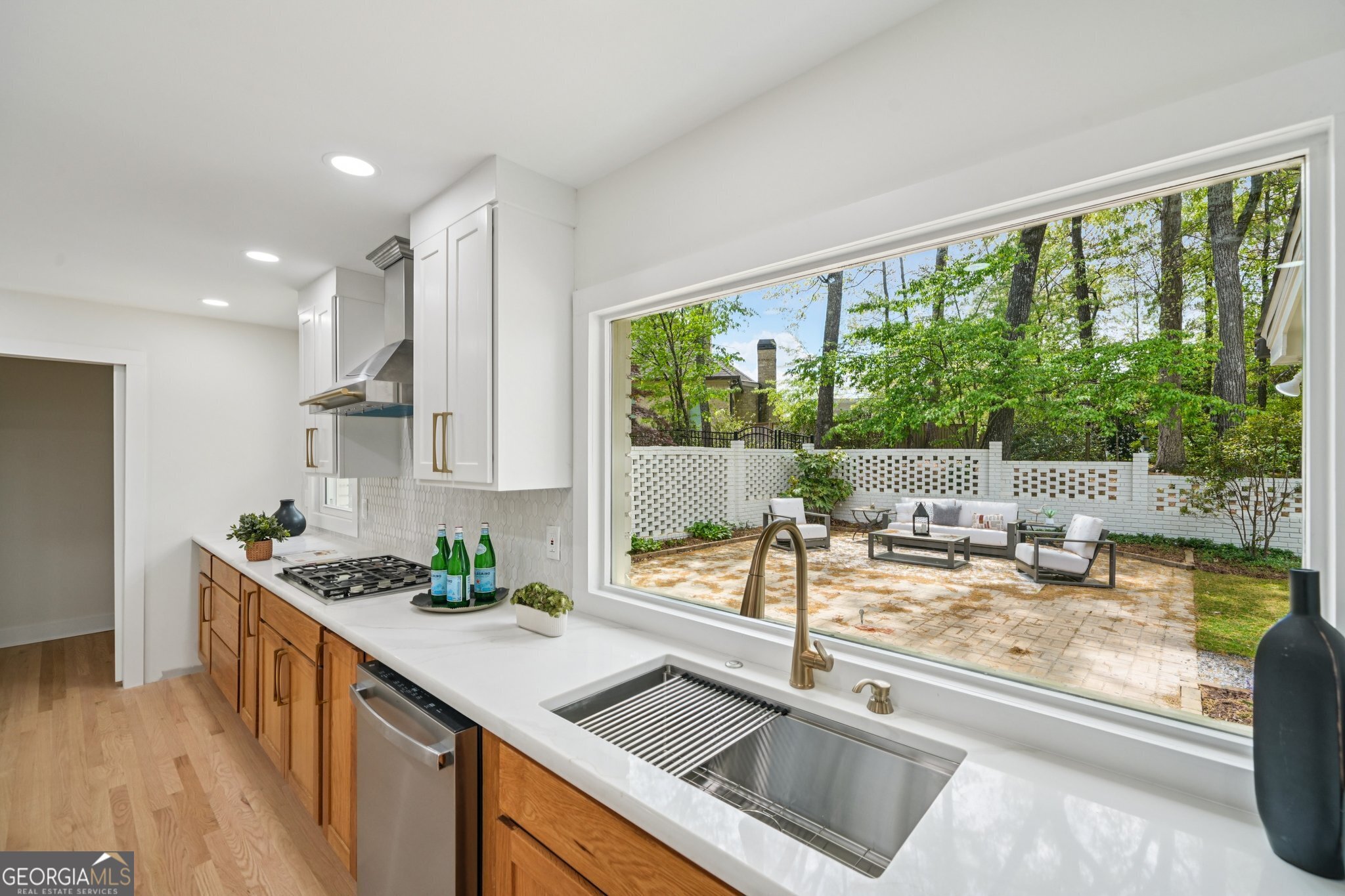 6335 Aberdeen Drive NE