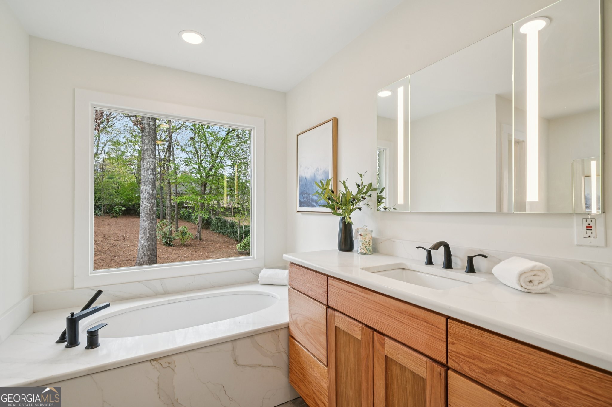 6335 Aberdeen Drive NE