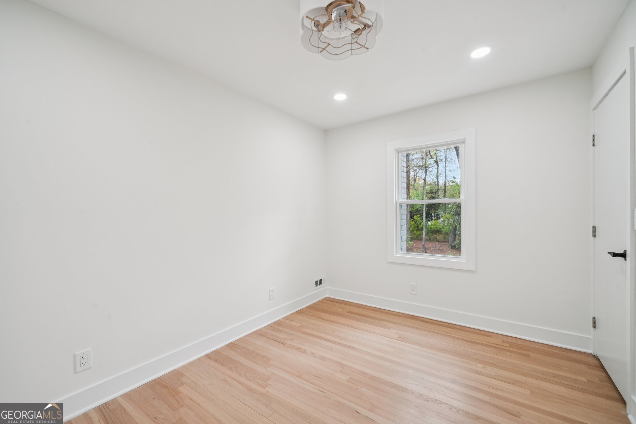 6335 Aberdeen Drive NE