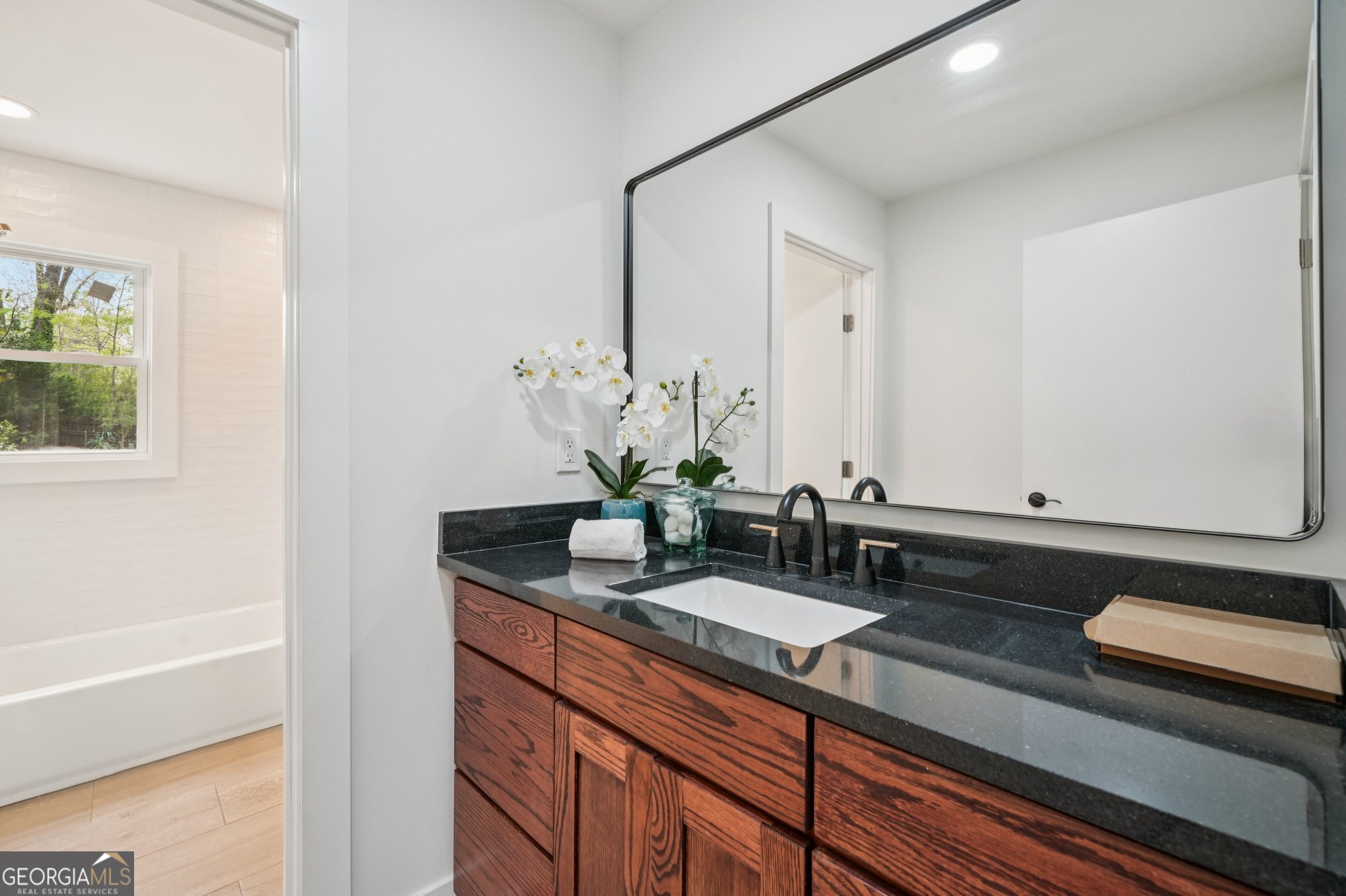 6335 Aberdeen Drive NE