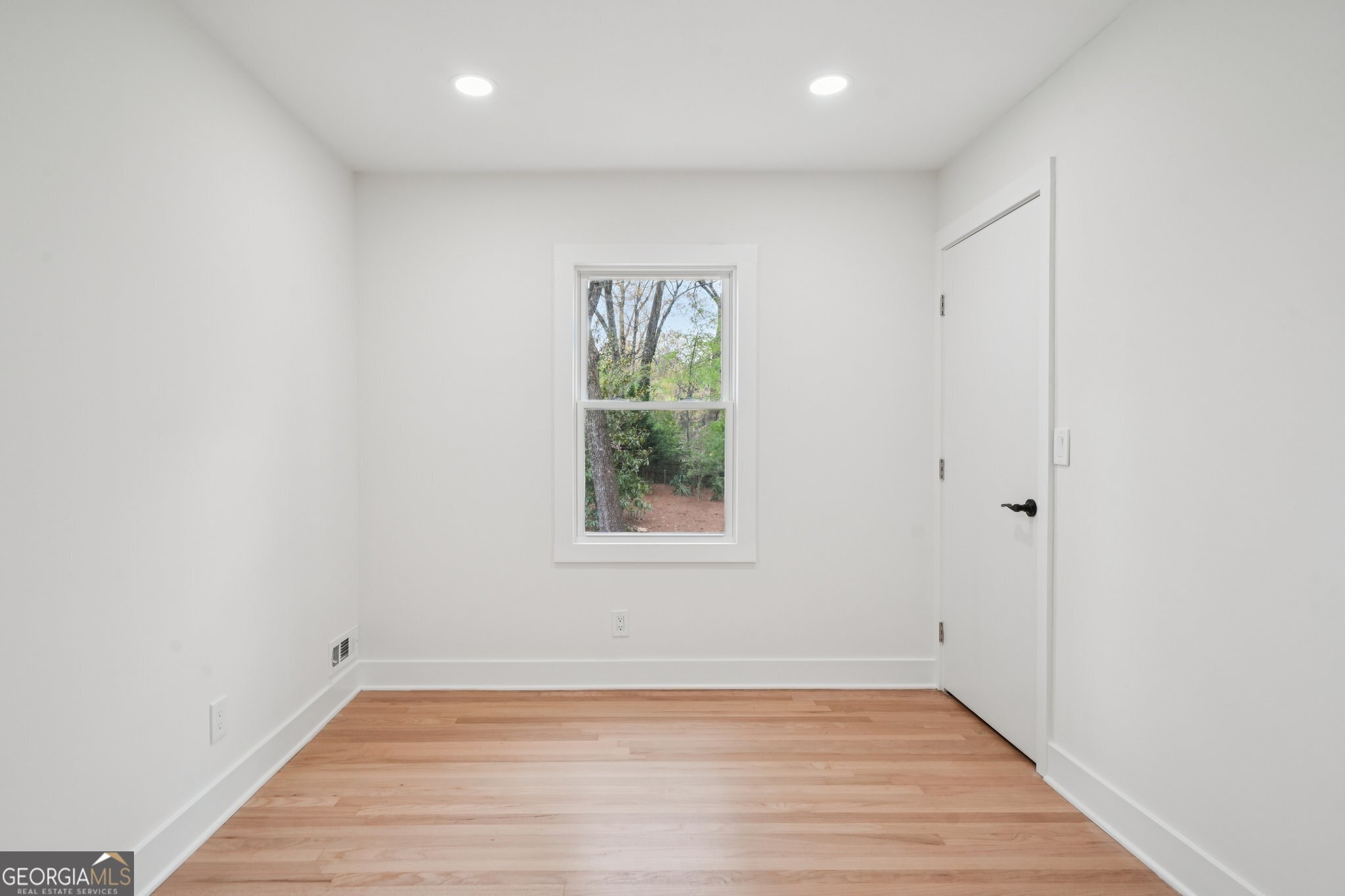 6335 Aberdeen Drive NE