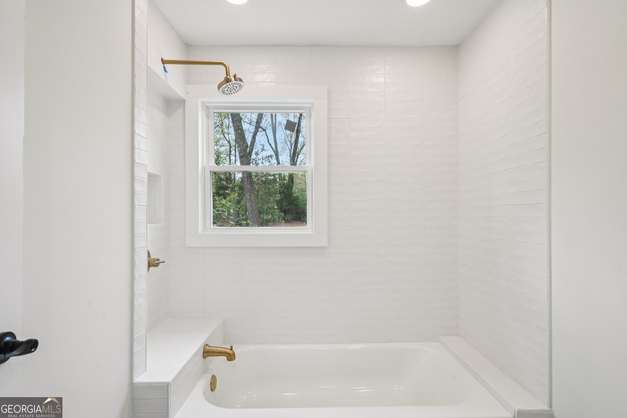 6335 Aberdeen Drive NE