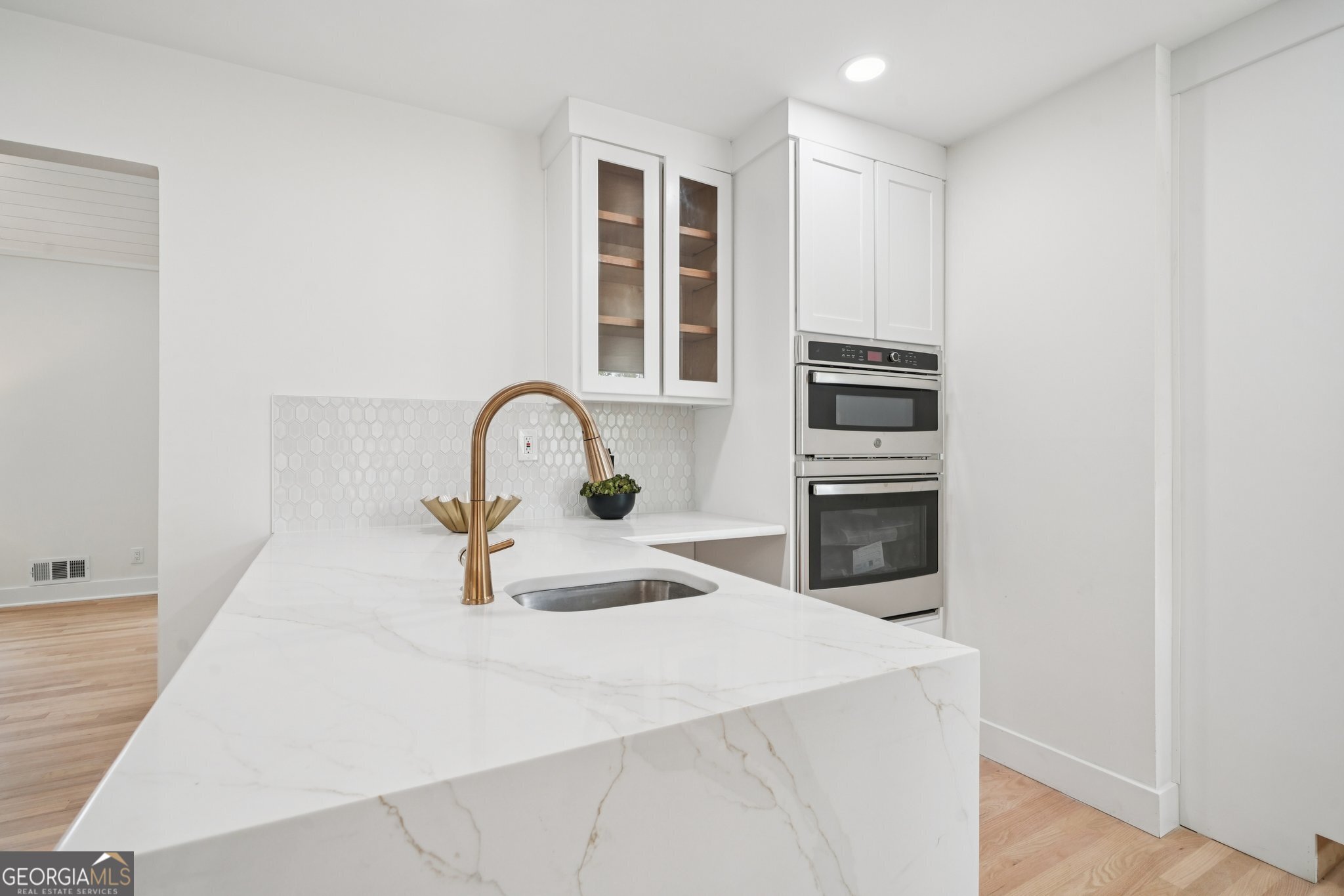 6335 Aberdeen Drive NE