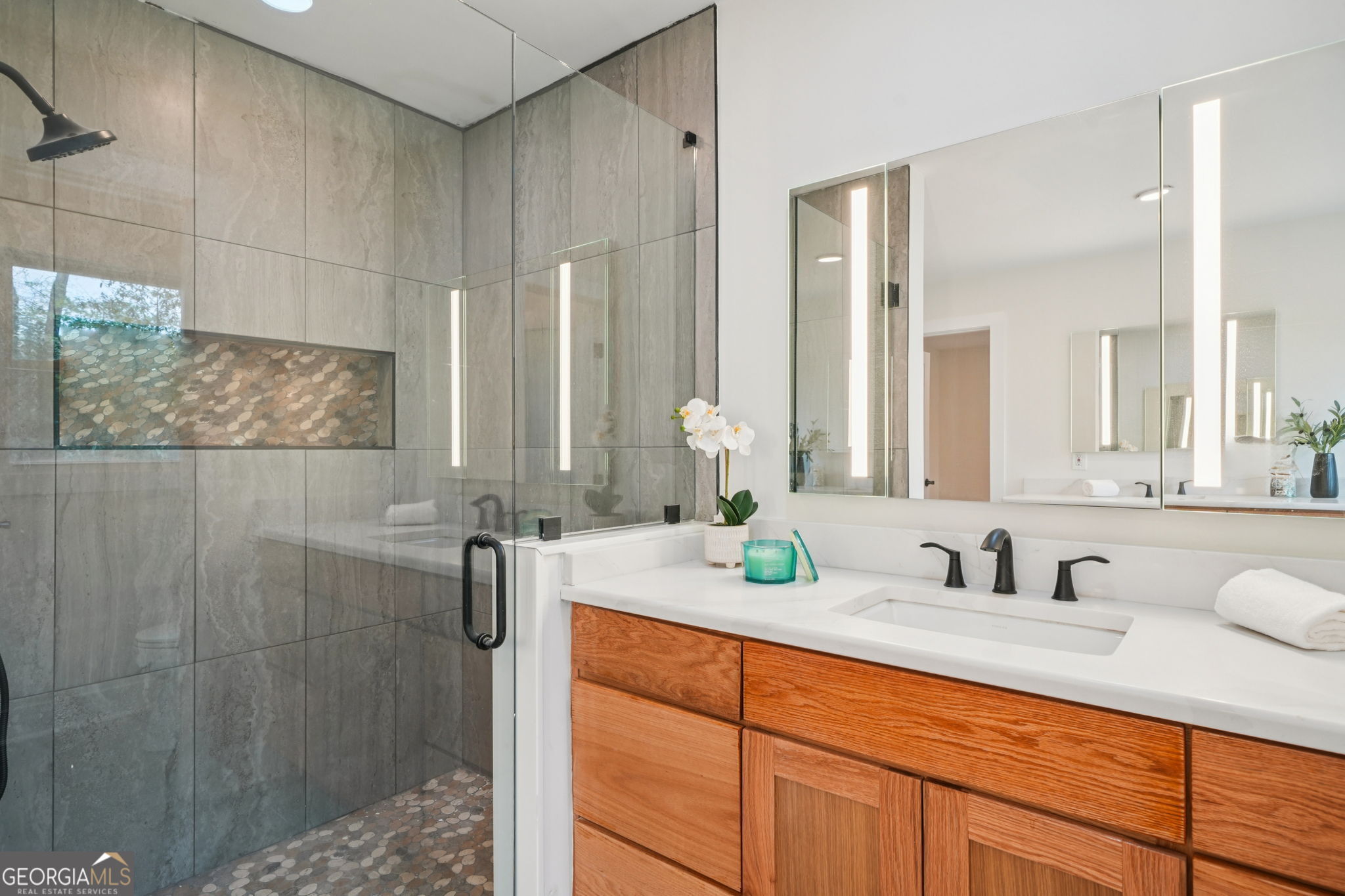 6335 Aberdeen Drive NE