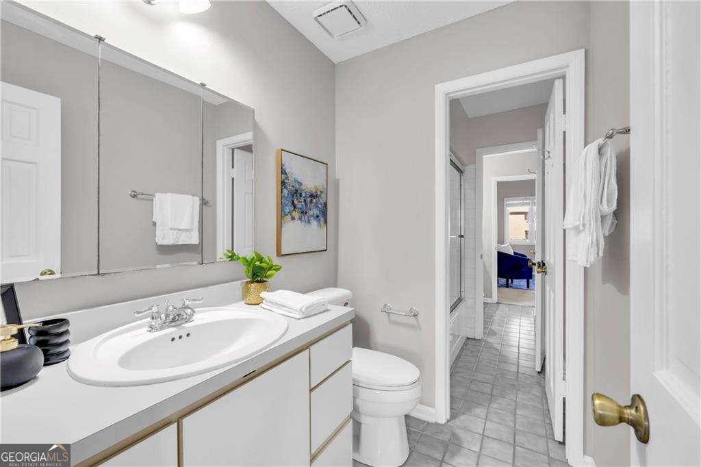 3221 Clairmont North NE