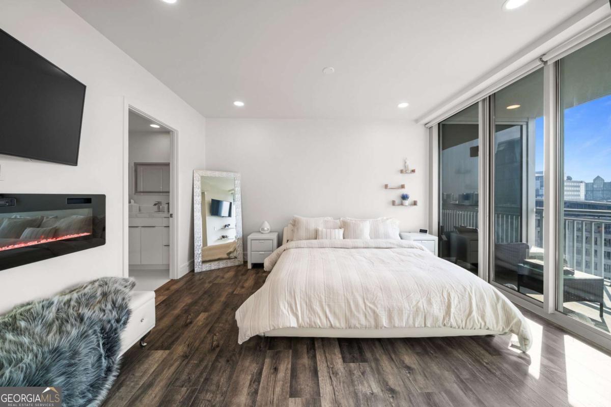 3338 Peachtree Road # 2207