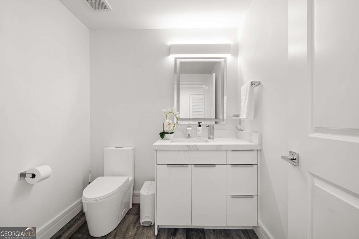 3338 Peachtree Road # 2207