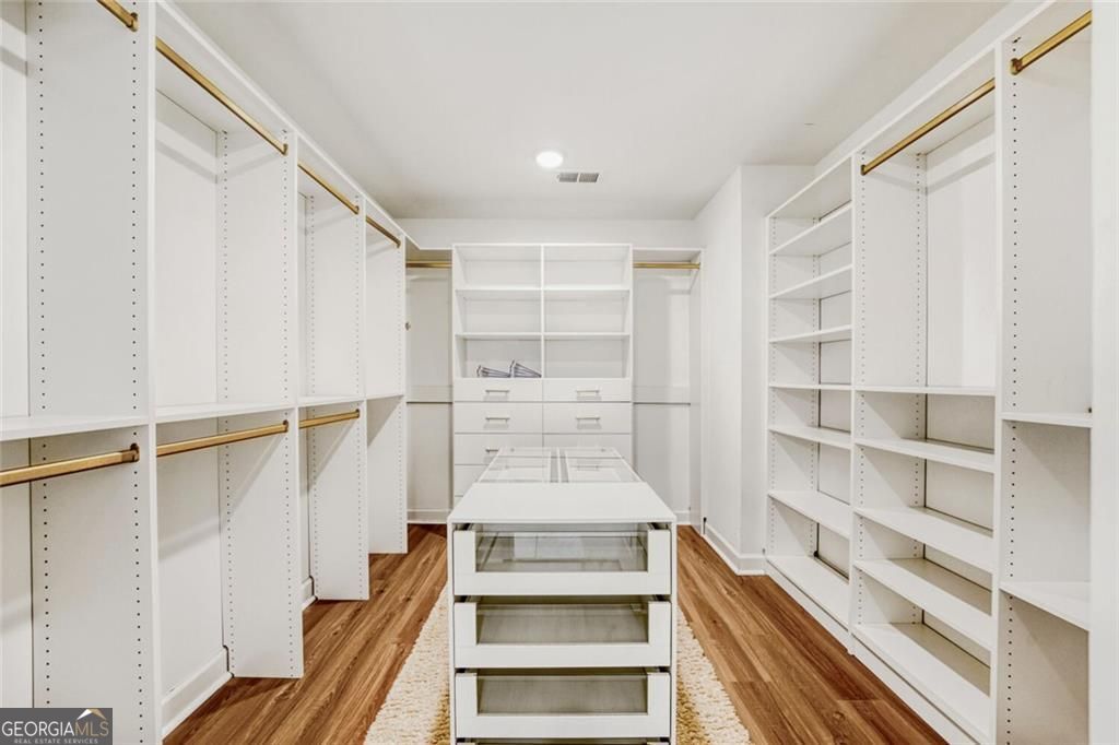 3672 Silvery Way