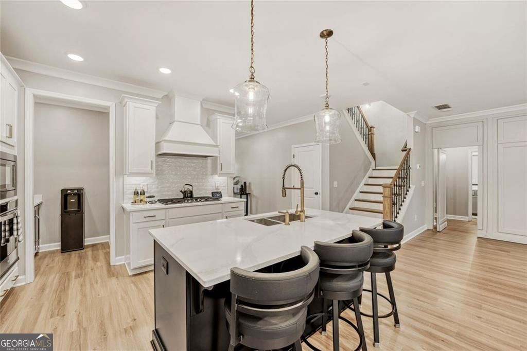 3672 Silvery Way