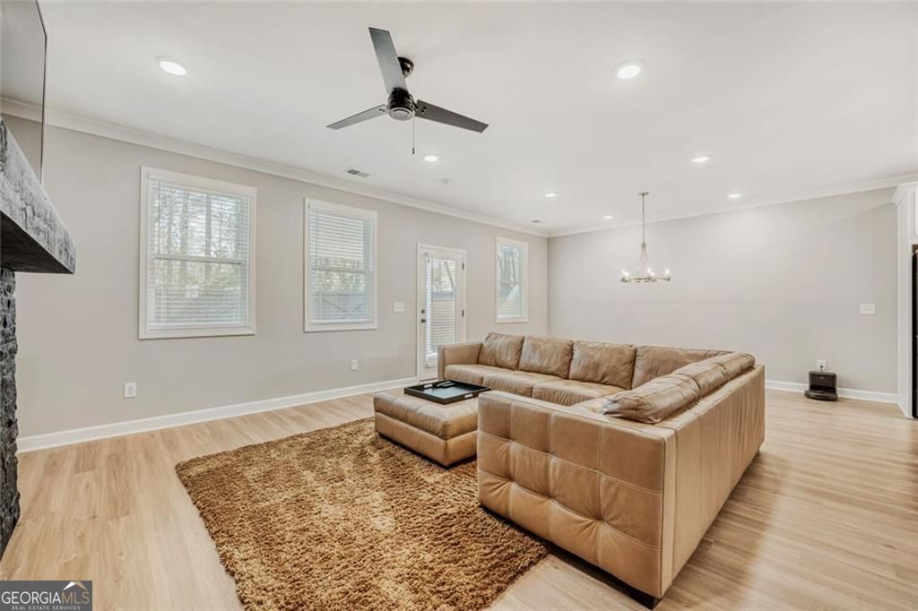 3672 Silvery Way