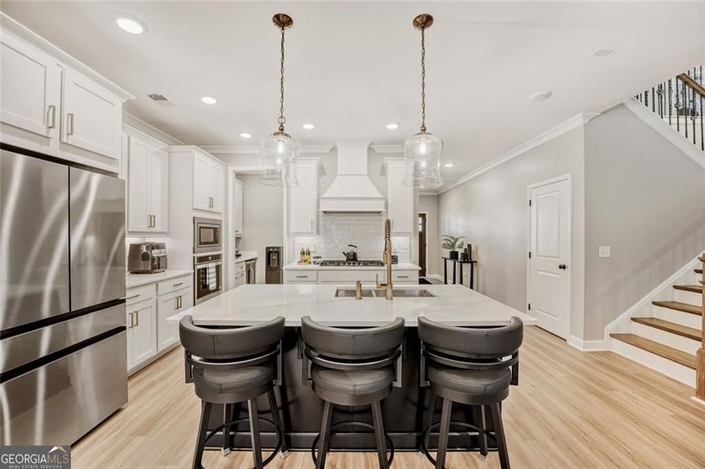 3672 Silvery Way