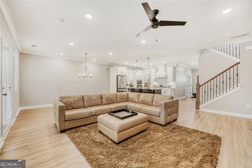 3672 Silvery Way