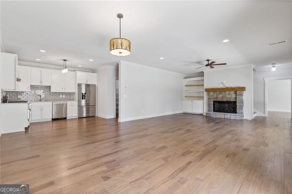 4831 Lakewood Drive