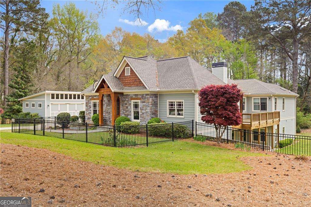 4831 Lakewood Drive