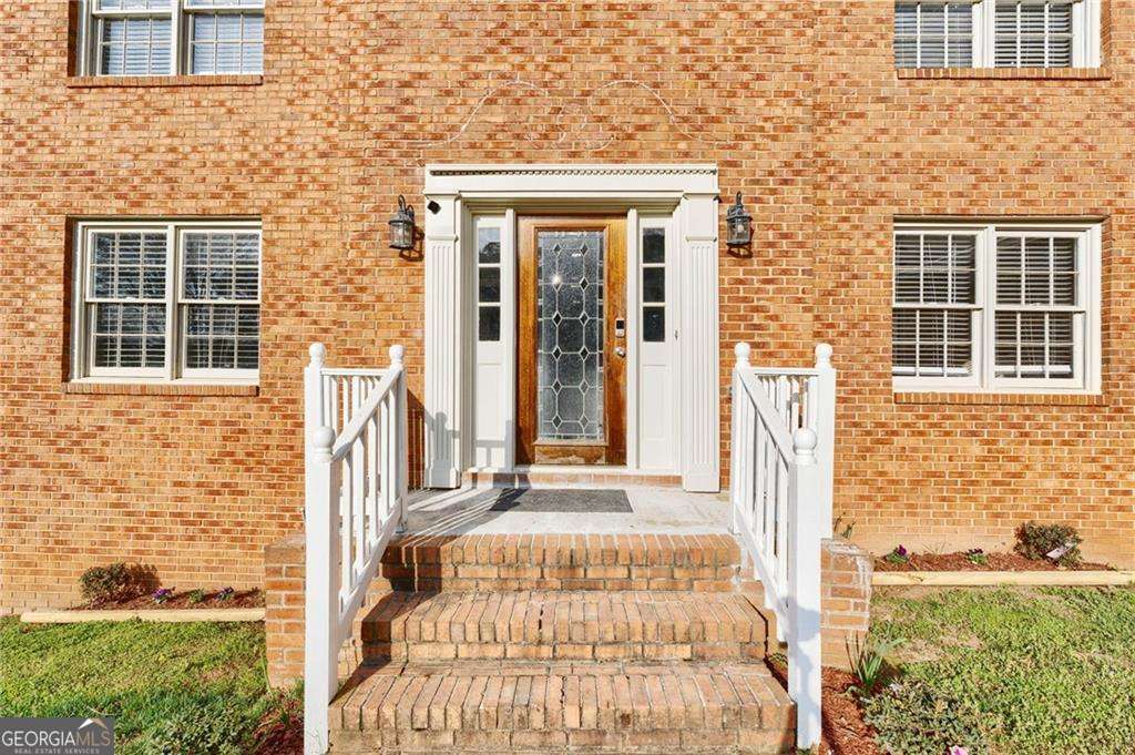 835 Lockriver Way