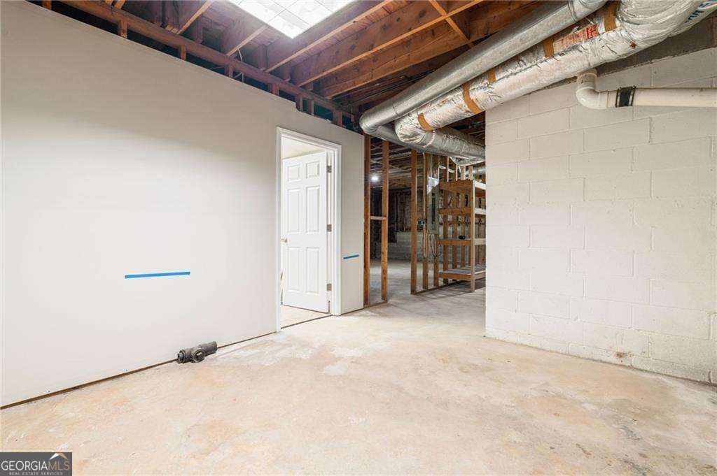 835 Lockriver Way