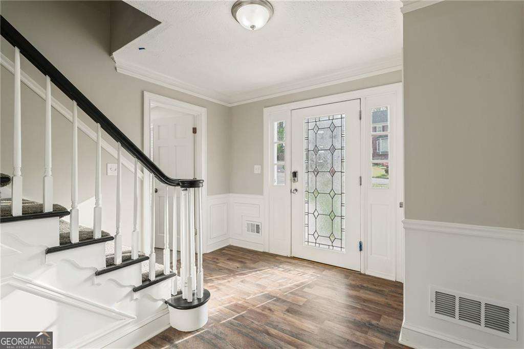 835 Lockriver Way