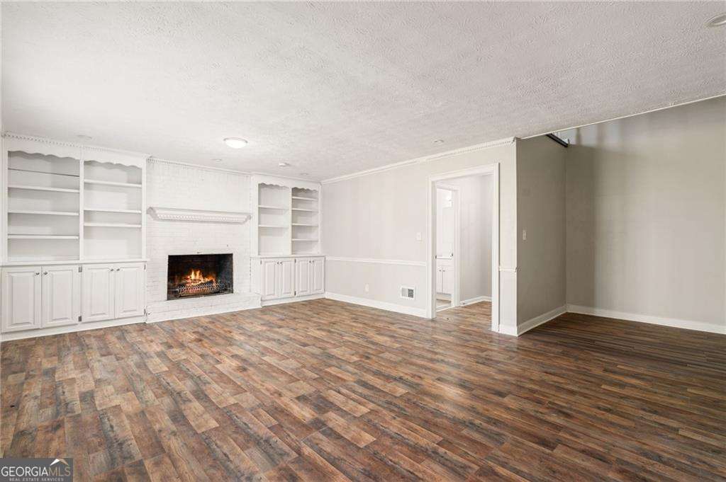 835 Lockriver Way