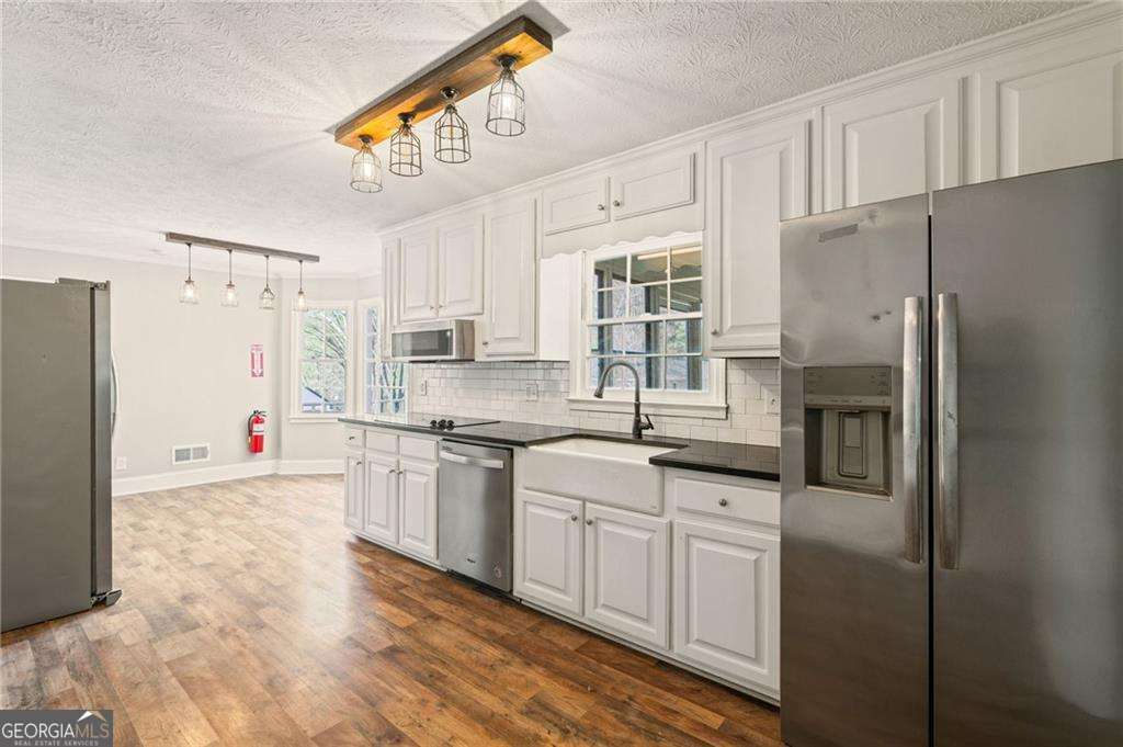 835 Lockriver Way