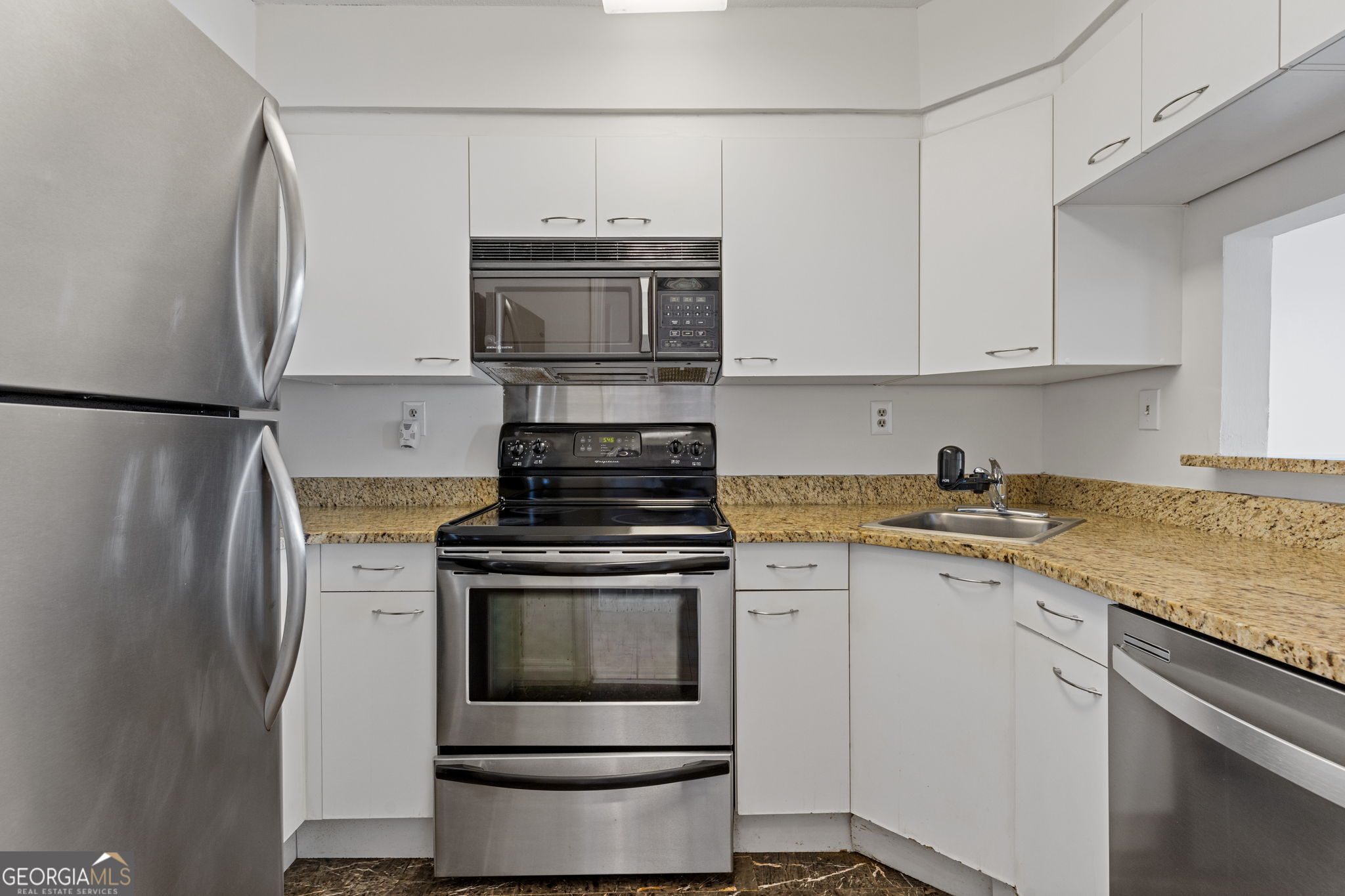 2870 Pharr Court S NW