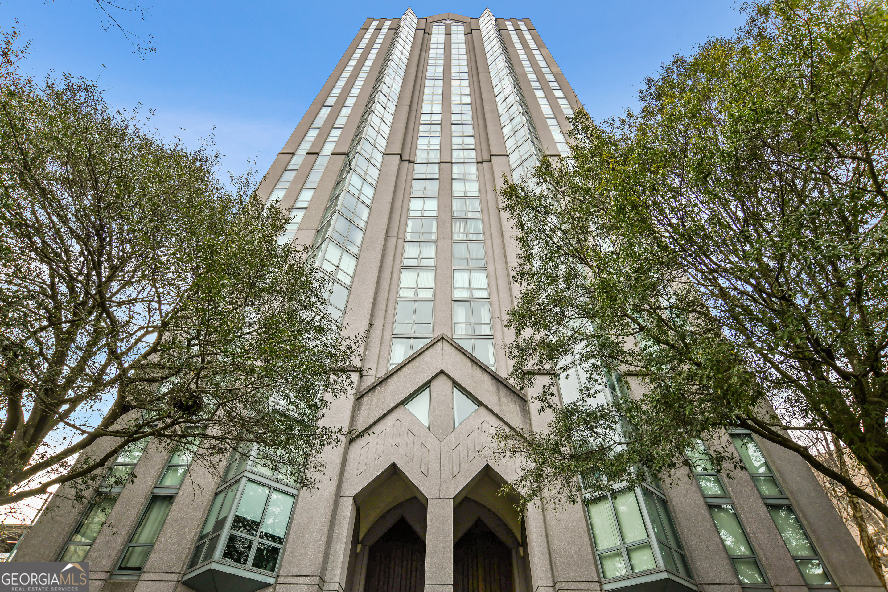 2870 Pharr Court S NW