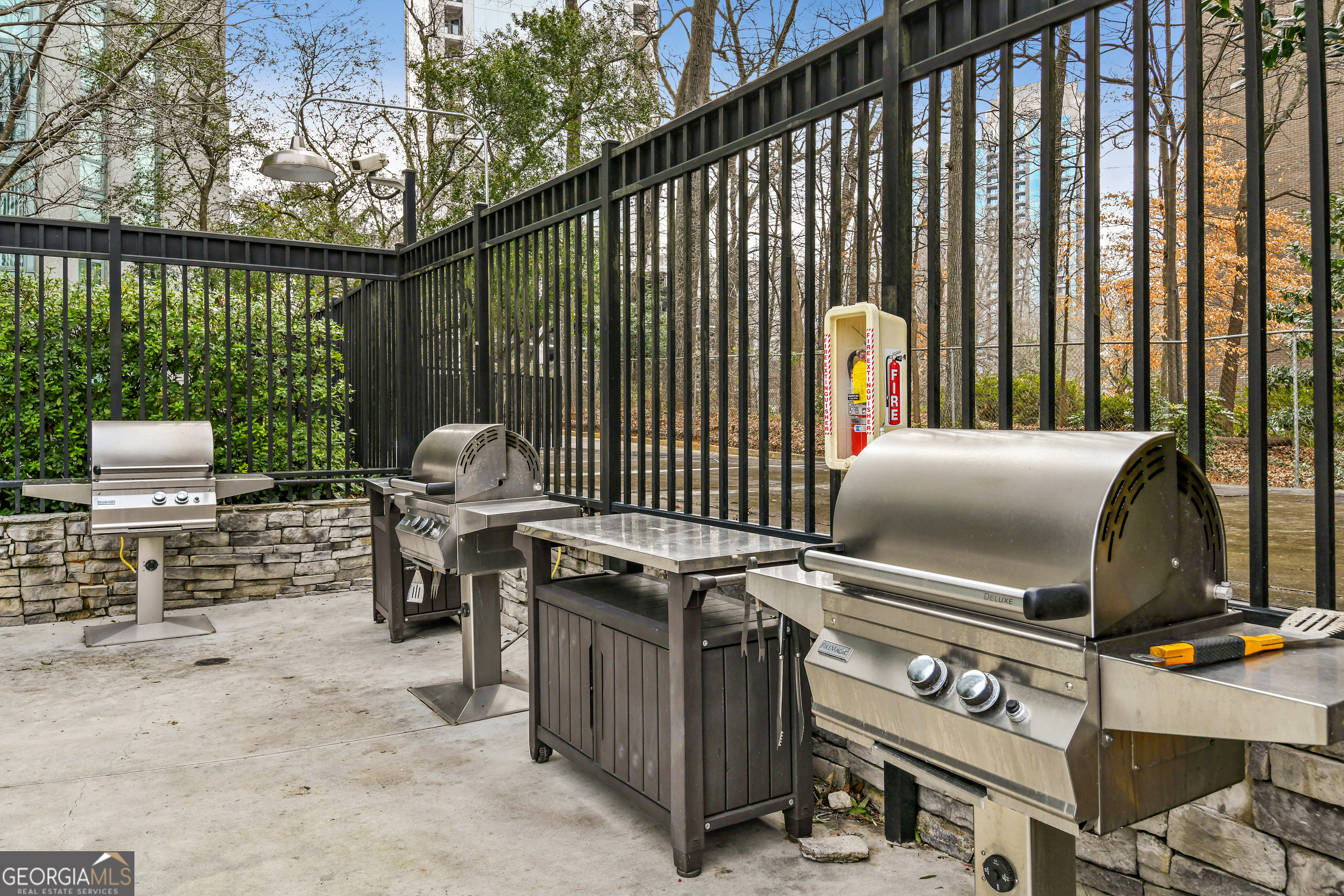 2870 Pharr Court S NW