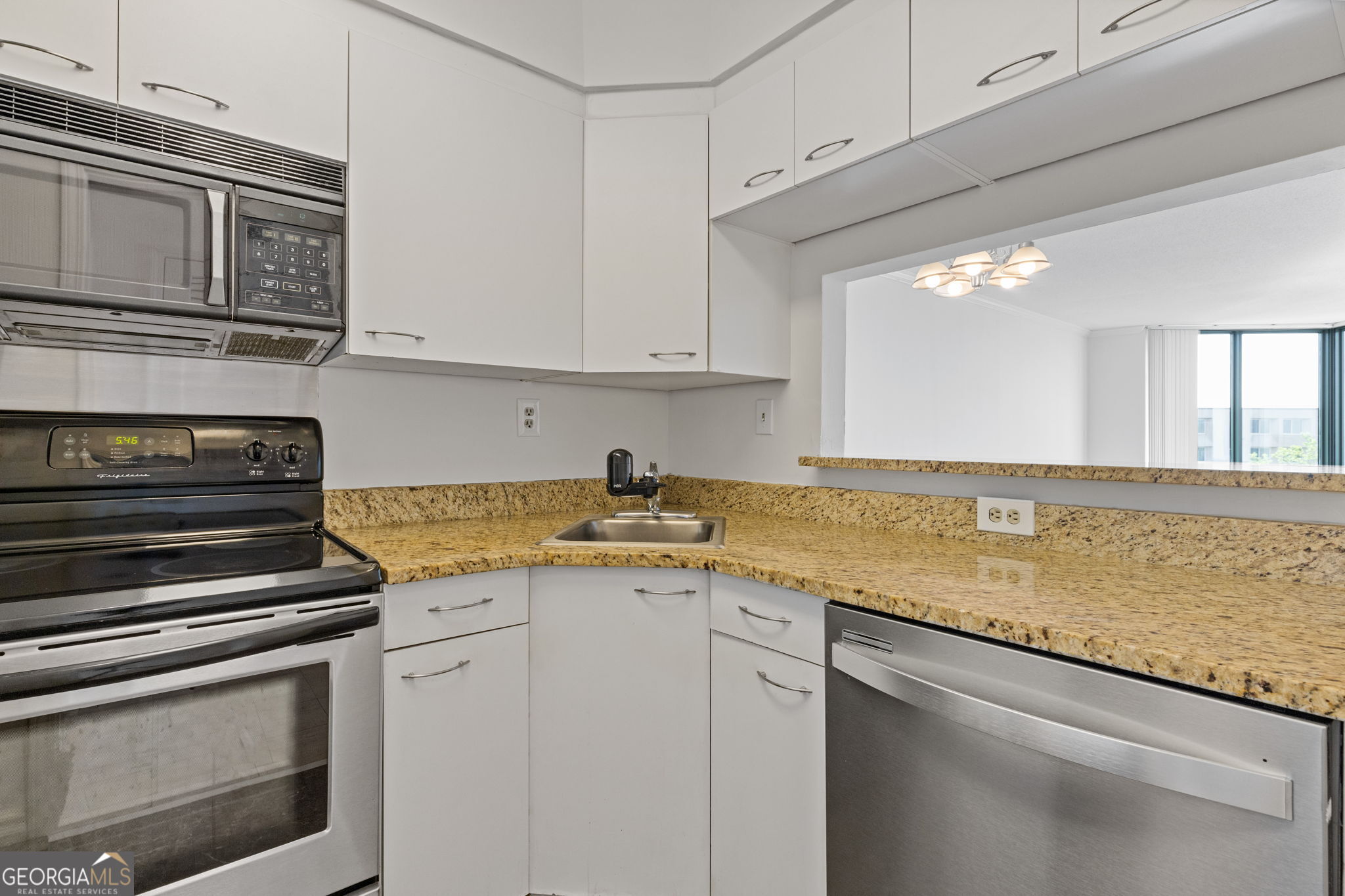 2870 Pharr Court S NW