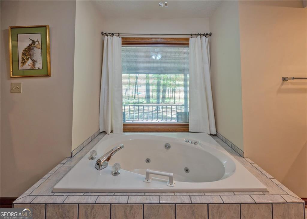 7 Old Oak Trail
