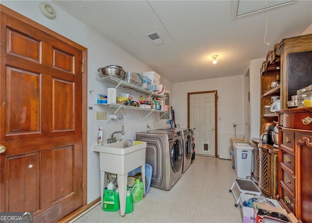 7 Old Oak Trail