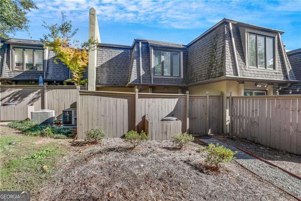 9 Ivy Gates NE