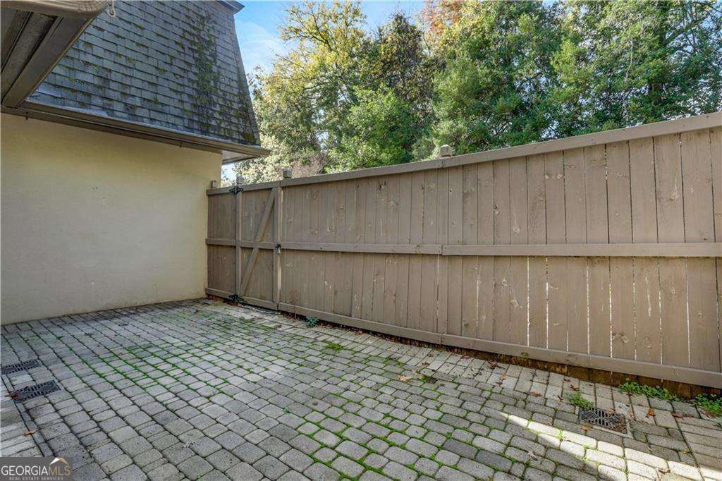 9 Ivy Gates NE