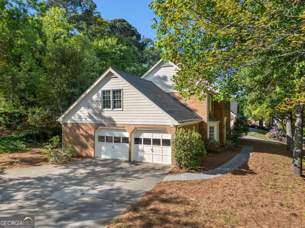 4150 Woodlark Court NE