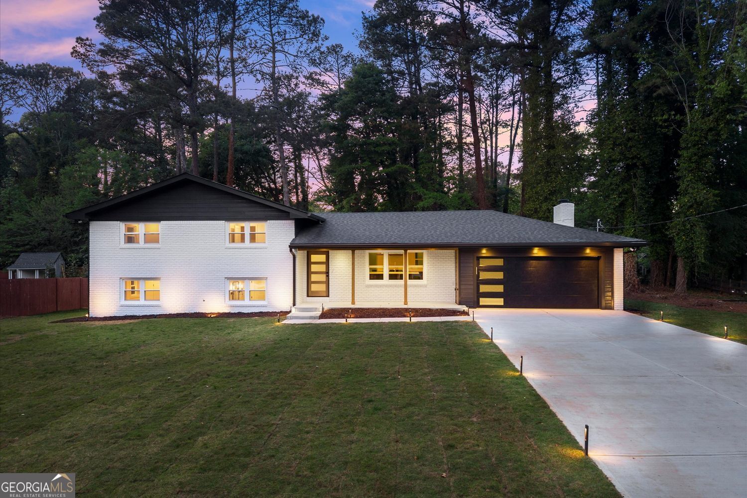 61 Suburban Drive NW